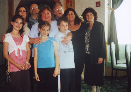 Back L-R Allison, Steve, Jill, Howard, Allison & Carrie / Front Lauren & Allison C & Louis P