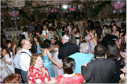 Dancing at receiption - Jill & Howard middle left